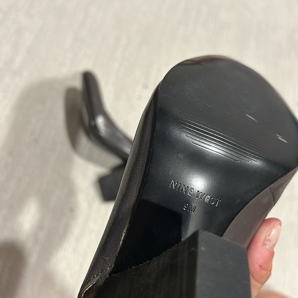 Nine West sling back block heel charcoal grey 9 leather heel great condition - Picture 11 of 11